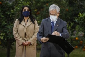 Sebastián Piñera promulga ley que pone límite a la reelección de autoridades