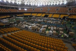 REDES| "El grosero show del Movistar Arena repugna": Las críticas al gobierno de Piñera tras anuncio de segunda entrega de cajas