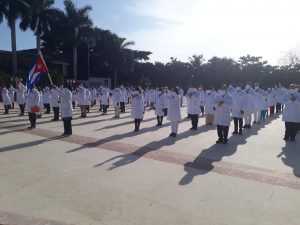 Cuba envía 115 profesionales de la salud a Azerbaiyán para combatir la pandemia de COVID-19