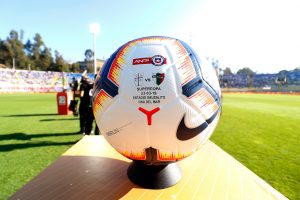 Vuelve el fútbol profesional chileno: Piñera junto a capitanes de la UC, Colo Colo y la U anunciarán la fecha