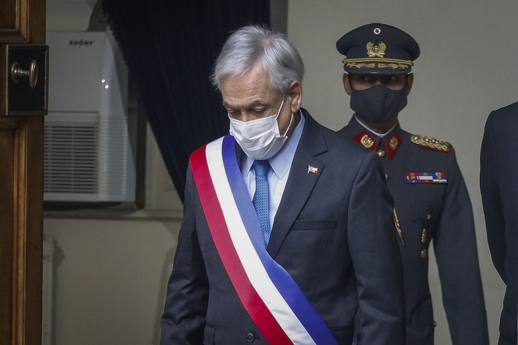 ¿Por qué Piñera sigue en La Moneda?