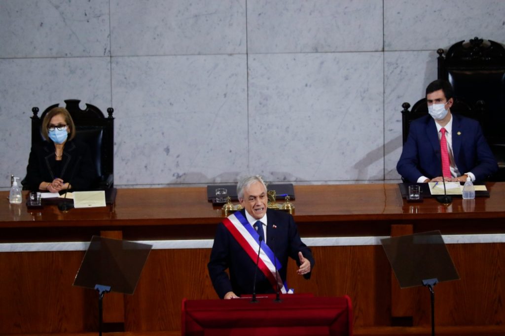 «Muchas palabras y pocos resultados»: Parlamentarios desaprueban escueta Cuenta Pública de Piñera