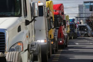 "No vamos a trabajar ni abastecer a la nación": El duro ultimátum del gremio de camioneros al gobierno