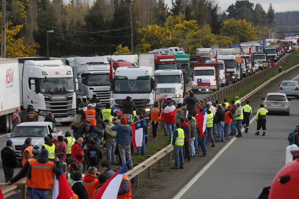 Paro de camioneros: Gobierno advierte que «cortar la cadena de abastecimiento, no es una manifestación pacífica»