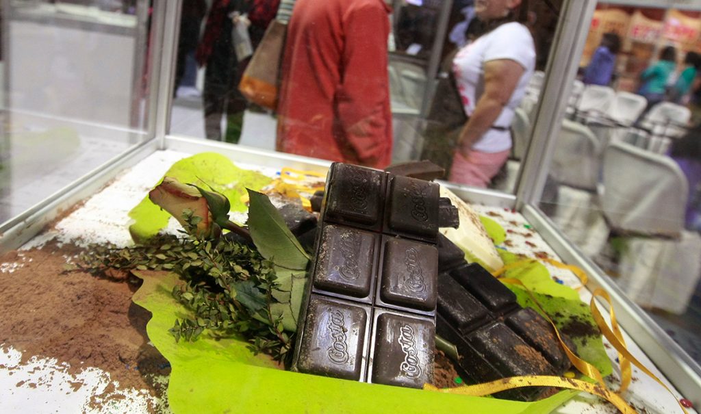 FOTOS| Falla en fábrica de chocolates provoca lluvia de cacao en Suiza y curioso Trending Topic en Chile