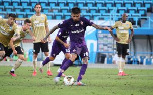 Fiorentina confirma que Erick Pulgar dio positivo por Covid-19