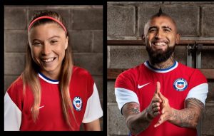FOTOS| Yanara Aedo y Arturo Vidal revelan el diseño de la nueva camiseta de la Selección Chilena