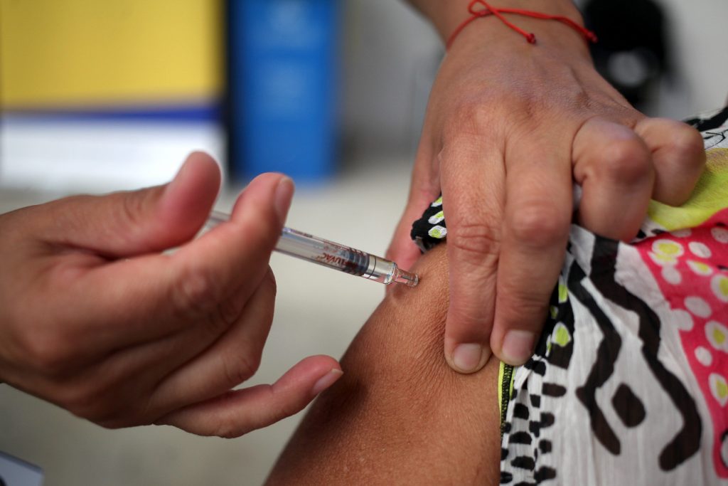 Vacuna contra el COVID-19: U. de Chile comienza proceso de reclutamiento de voluntarios