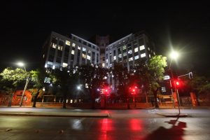 Hospital San Juan de Dios anuncia sumario y desvinculación de funcionario tras denuncia de maltrato a joven trans