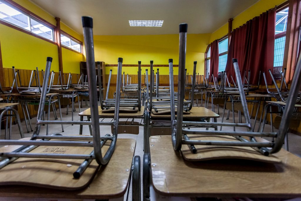 Colegio de Profesores pide suspender las clases presenciales en todo Chile debido al alza de contagios COVID-19