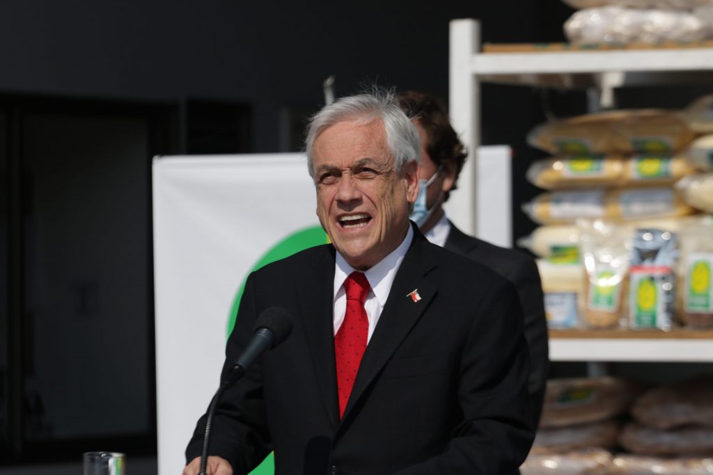HUMOR| Presidente Piñera insiste en hablarle al virus