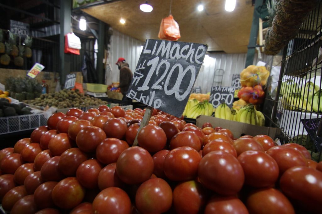 Pollo y tomate fueron los que más subieron: IPC de agosto registra una variación del 0,1%