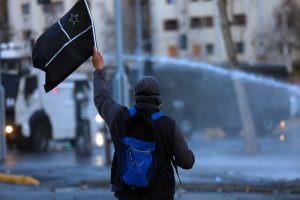 VIDEOS| Cada vez más gente: Nueva jornada de manifestaciones en Plaza de la Dignidad termina con violenta represión de Carabineros