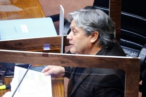 Senador Navarro tras audiencia pedida por defensa de Piñera: “Los abogados del gobierno están dando manotazos de ahogados”