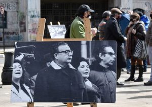“Allende en la Memoria”: Exposición fotográfica se presentó en plaza de Valdivia