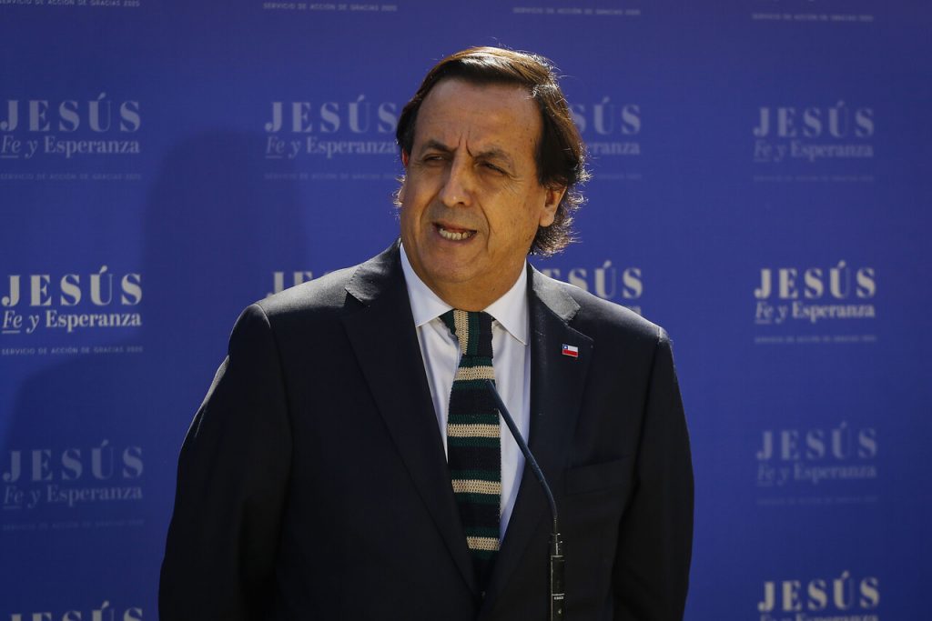 Férrea defensa del ministro Víctor Pérez a Jaime Mañalich: «Salvó vidas»