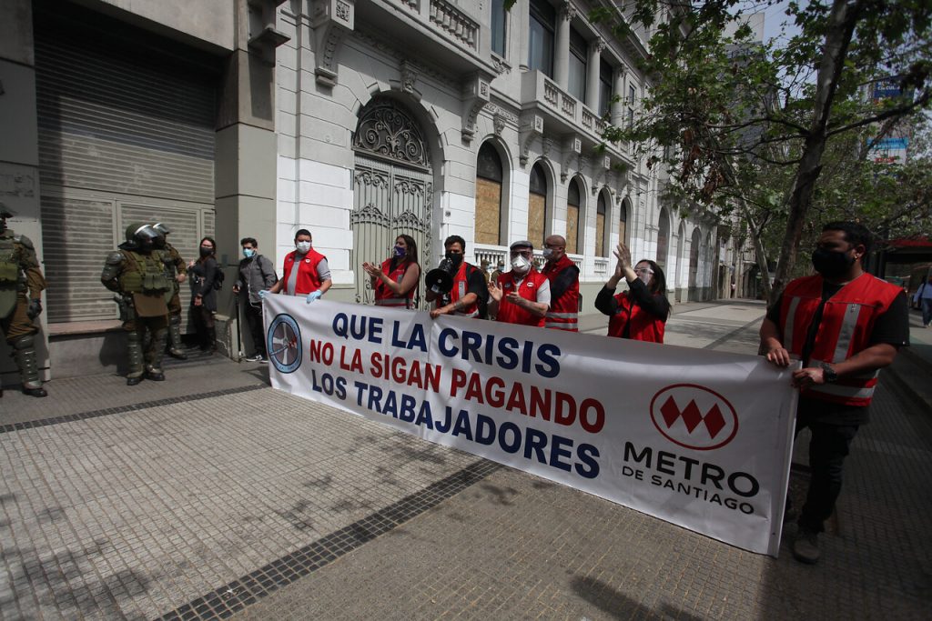 VIDEO| Trabajadores de Metro funan a Piñera: Denunciaron despidos y crítica situación sanitaria en plena pandemia