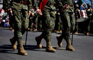 Abusos y suicidios: Cómo las Fuerzas Armadas y de Orden siguen reproduciendo la violencia al interior de sus filas
