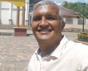 Asesinan en Honduras al periodista Luis Almendares mientras transmitía por Facebook