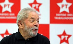 Juez ordena retirar noticias falsas que vinculan a Lula con mafias de presos