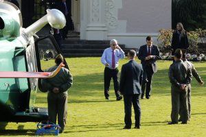 Sumario revela que Piñera viajó en helicóptero de Carabineros con copiloto sin licencia: Uniformado denunciante fue sancionado