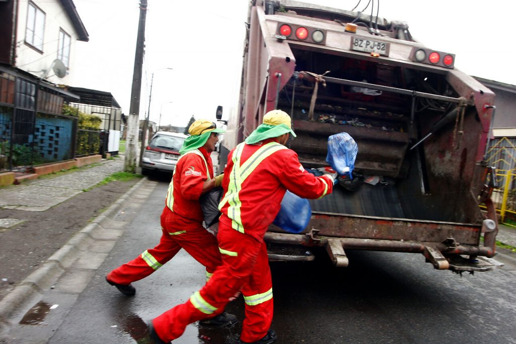 “Fundamentales para la salud”: Proyecto busca mejoras salariales para trabajadores de recolección de basura