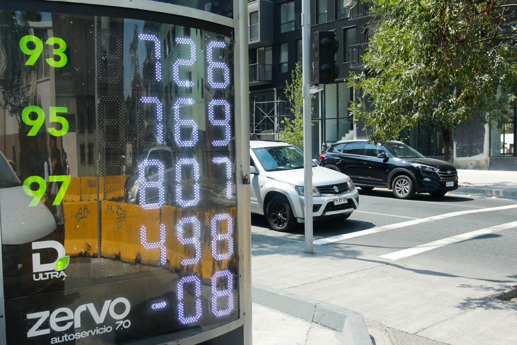 FMI y OCDE recomiendan igualar impuesto del diésel al de gasolina y eliminar devolución a camioneros