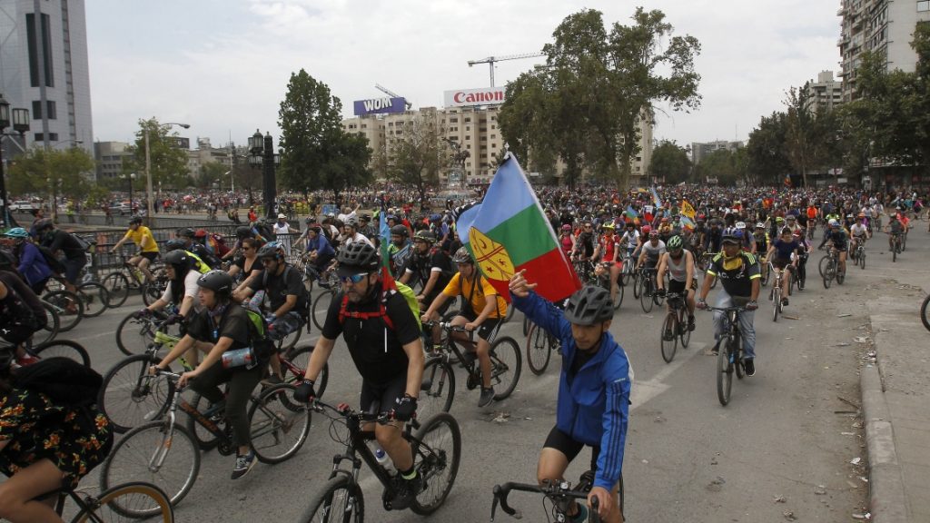 REDES| Cicletada por el «Apruebo» convoca a cientos de manifestantes