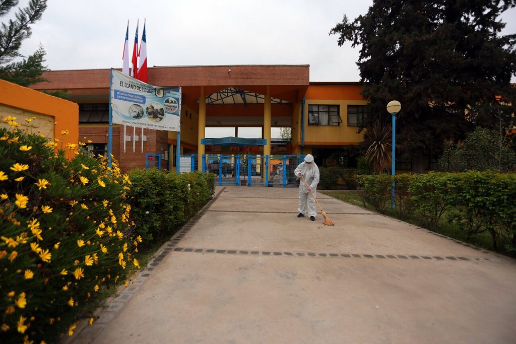 Centro de padres de Liceo en Pirque donde no llegaron alumnos: «Las mamás están decididas a no retornar este año a clases» 