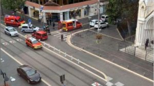 Atentado terrorista en iglesia de Niza deja tres muertos: Autor gritaba consignas religiosas