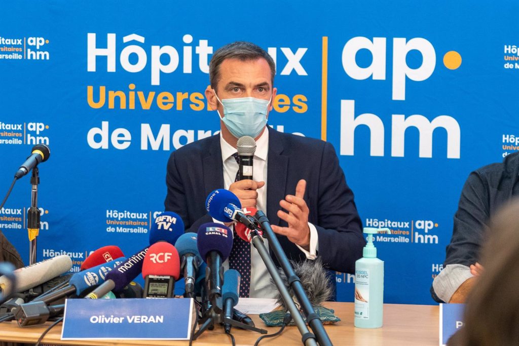 Francia: Justicia registra la casa del ministro de Salud por su gestión de la pandemia