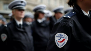 París: Profesor es decapitado en plena calle y la policía da muerte al presunto autor