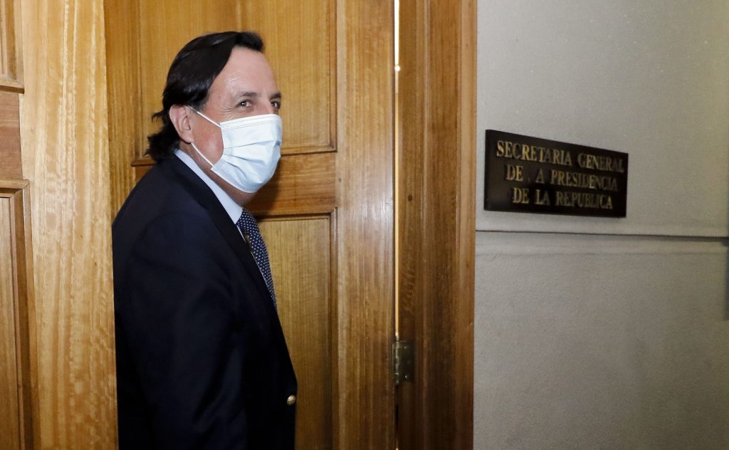 «He tomado la decisión de dar un paso al costado»: Víctor Pérez renuncia tras aprobación de acusación constitucional en su contra
