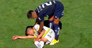U de Conce confirma gravísima lesión de Juan Pablo Abarzúa tras falta de Gonzalo Espinoza