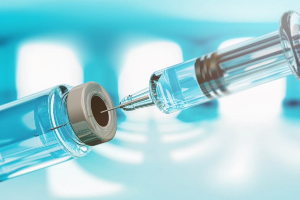 Reino Unido aprueba la vacuna Pfizer anti COVID-19: La próxima semana se empieza a administrar