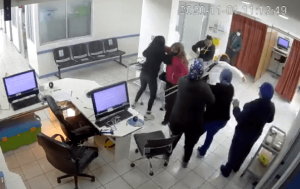 Personal de la salud es gravemente agredido por acompañantes de pacientes en SAPU de La Serena