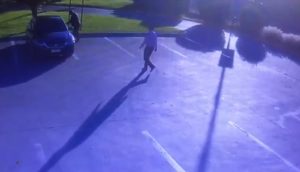 Aparece video que muestra la acción de Carabineros en intento de robo al auto del ministro Briones