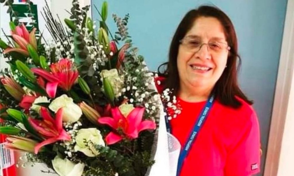 Con pesar despiden a Teresa Tobar, matrona del Hospital de Curicó quien falleció por COVID-19