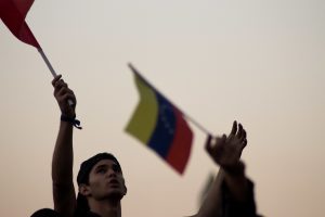 Venezuela: El chavismo dice que ganó las legislativas con 72 % de los votos