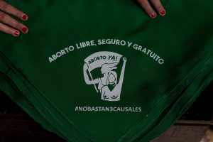 Encuesta Ipsos: 73% de las y los chilenos está favor del aborto en general