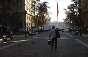 INE: Tasa de desempleo en Chile llegó entre febrero y diciembre al 7,5 %