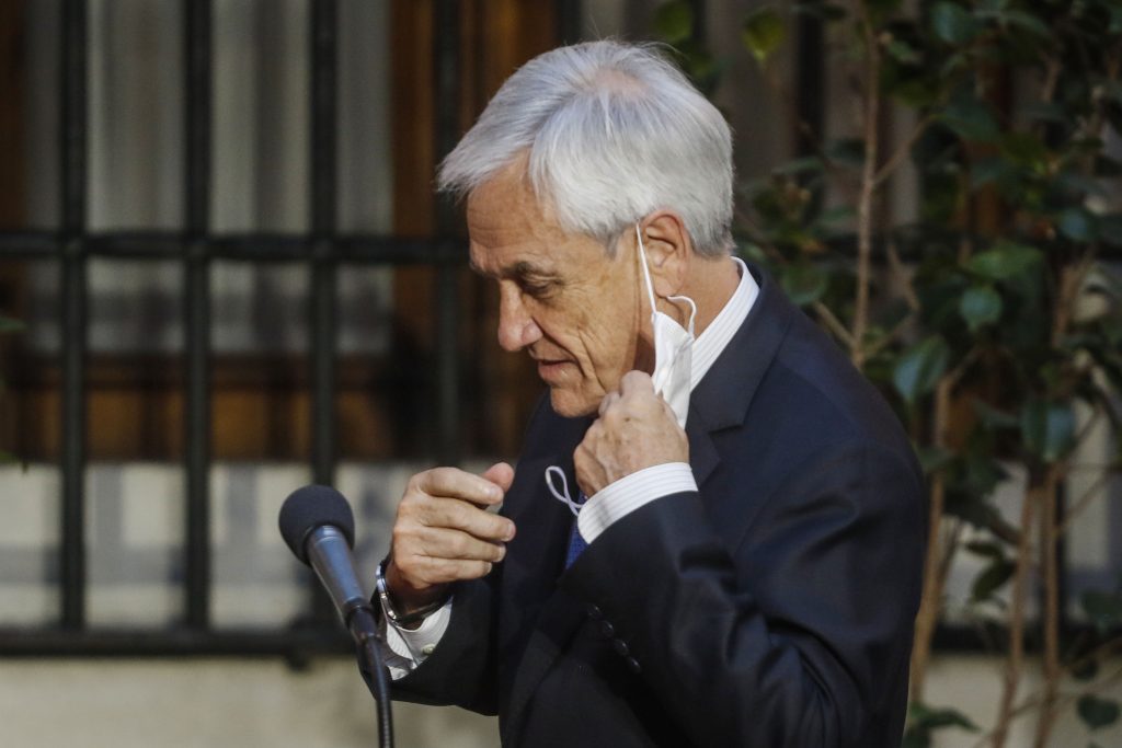 Revés judicial de Piñera: Tribunales desestiman apelación por no usar mascarilla en Los Andes y abogado querellante no descarta prisión debido a reincidencia