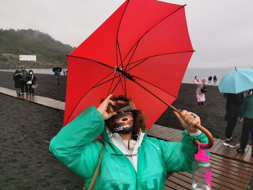 Eclipse 2020: Con la llegada de turistas, Villarrica casi duplica su población