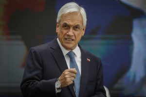 Sebastián Piñera nuevamente es visto en público sin mascarilla y sin respetar el distanciamiento social