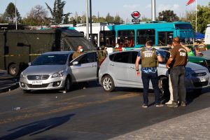 Balacera en Plaza de Maipú: Detienen a hombre conduciendo el vehículo desde donde se disparó