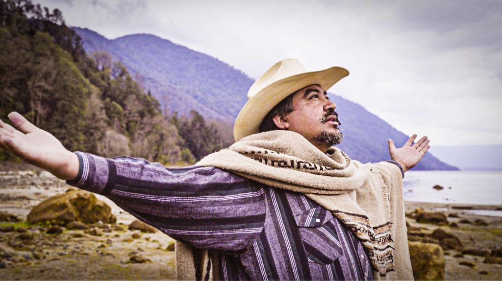 Pablo Teillier presenta su nuevo grupo ‘Hermanos Montoya’ para mostrar el romanticismo de la cumbia ranchera.