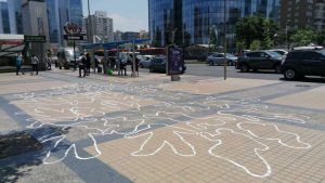 Día Nacional contra el Femicidio: Realizan "siluetazo" por la memoria de las mujeres asesinadas este 2020