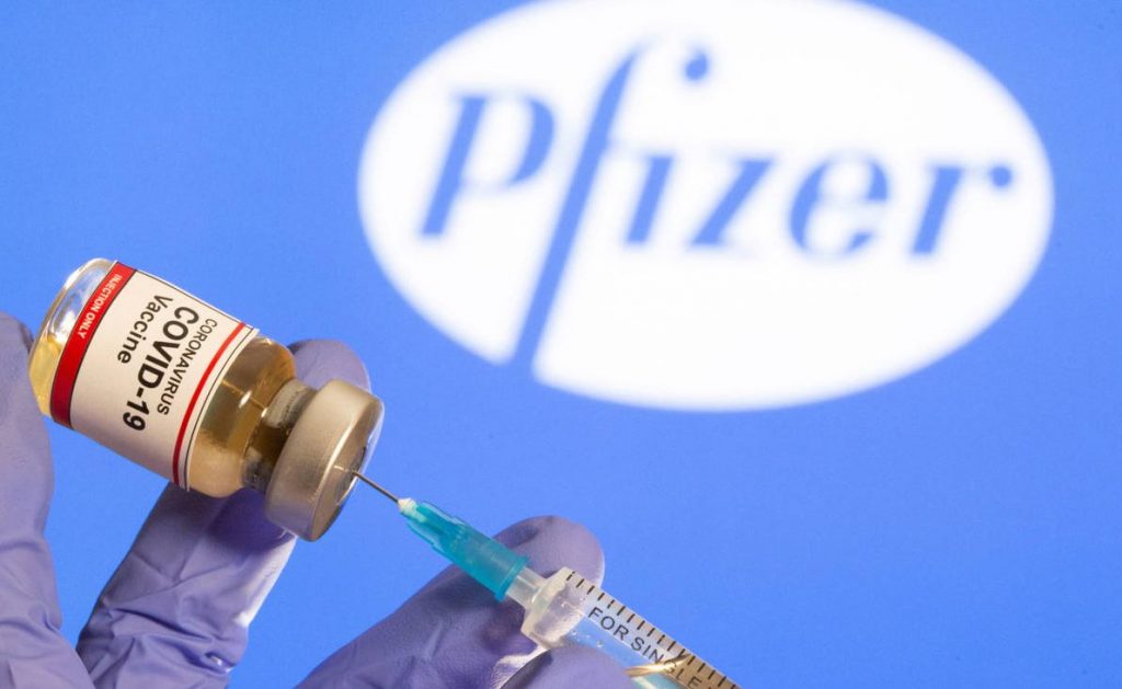 Vacunación contra el COVID-19: Llegan más de 200 mil dosis de Pfizer a Chile