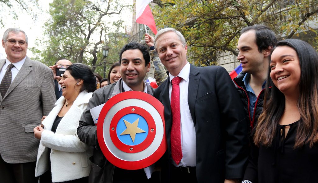La alianza es casi un hecho: RN y Evópoli aprueban lista única de Chile Vamos con Partido Republicano de Kast