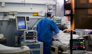 "Han fallecido pacientes de 20 a 40 años": Director de Servicio de Salud Osorno relata situación crítica en la comuna